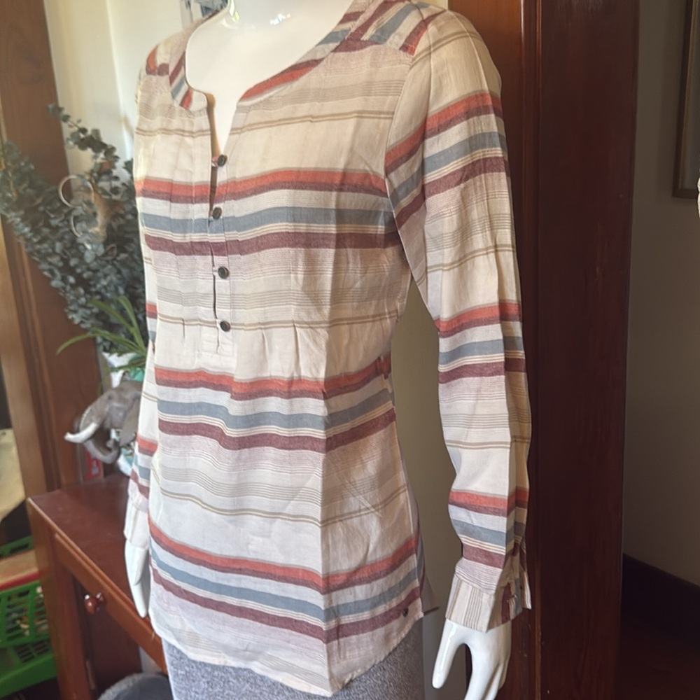 NWT Eddie Bauer size small light summery Striped Button-Down Women's Top